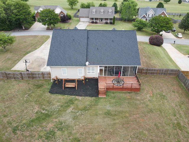 1048 Corie Crest Drive, Boiling Springs, SC 29316
