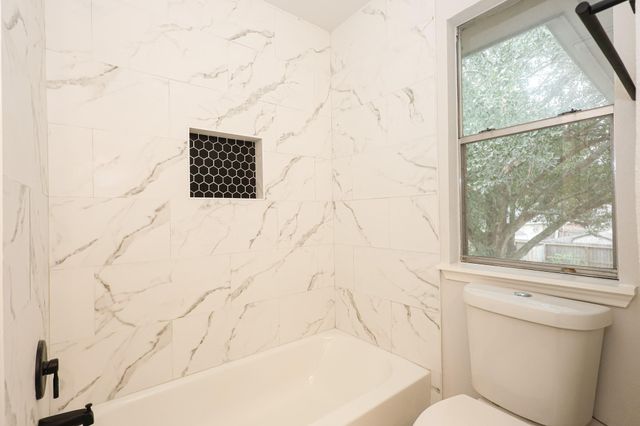 3762 Woodlace Drive, Humble, TX 77396