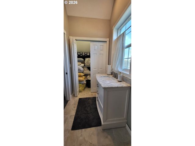 113 Se 3RD Ave, Milton Freewater, OR 97862