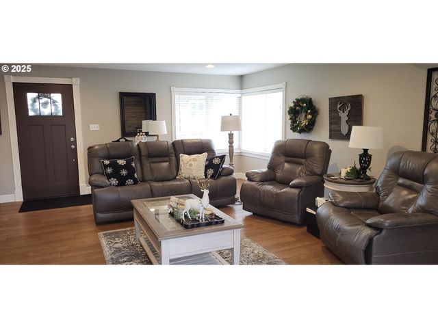 113 Se 3RD Ave, Milton Freewater, OR 97862