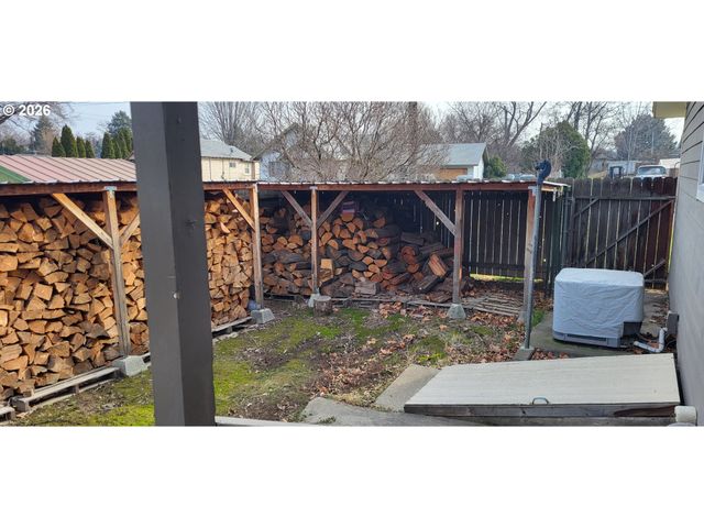 113 Se 3RD Ave, Milton Freewater, OR 97862