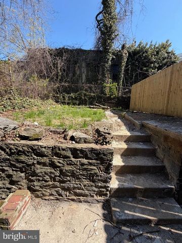 5219 WARREN ST, Philadelphia, PA 19131