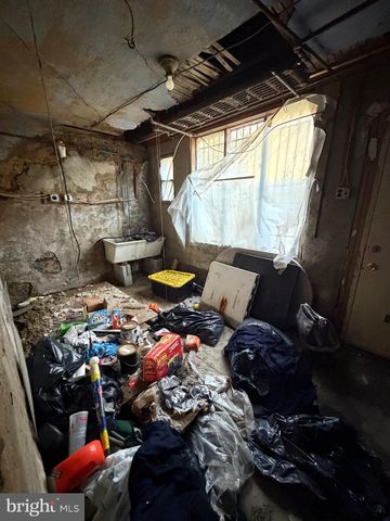 5219 WARREN ST, Philadelphia, PA 19131