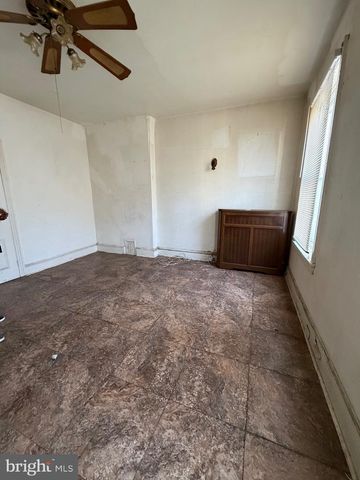 5219 WARREN ST, Philadelphia, PA 19131