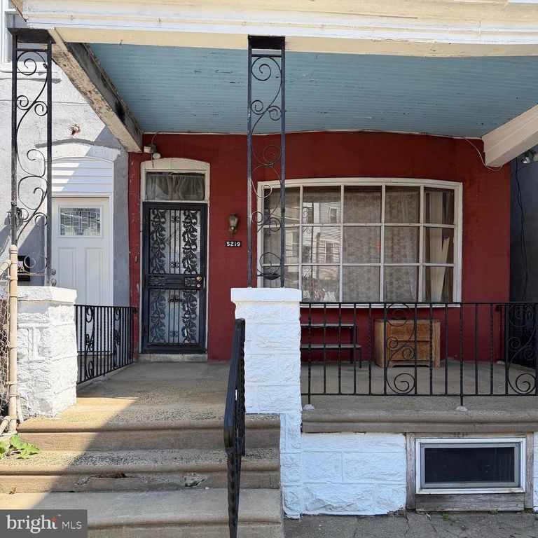 5219 WARREN ST, Philadelphia, PA 19131