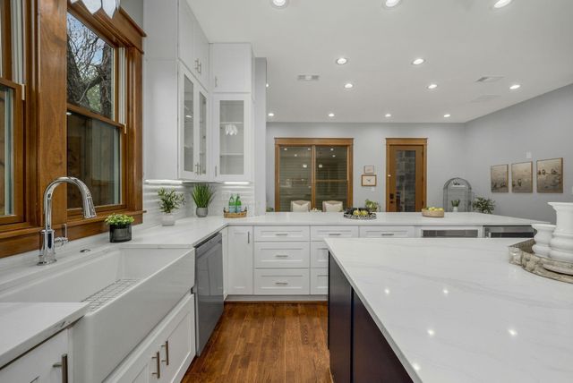 6045 Velasco Avenue, Dallas, TX 75206