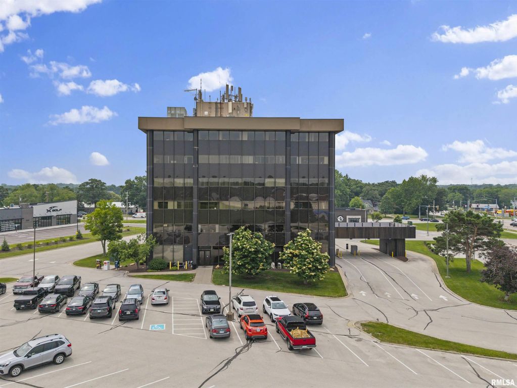 2550 Middle Rd Ste 401, Bettendorf, IA 52722