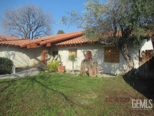 2000 Glenmont Drive, Bakersfield, CA 93309