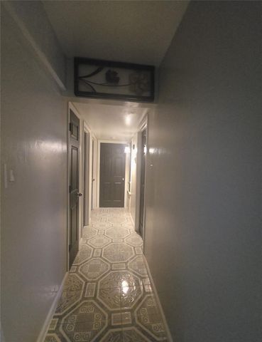 6434 Woodland Trails Drive, Houston, TX 77088