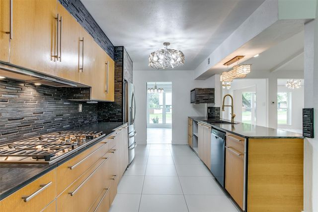 7208 Fernmeadow Drive, Dallas, TX 75248