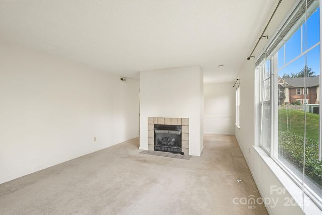 150 Deermouse Way 2601, Hendersonville, NC 28792