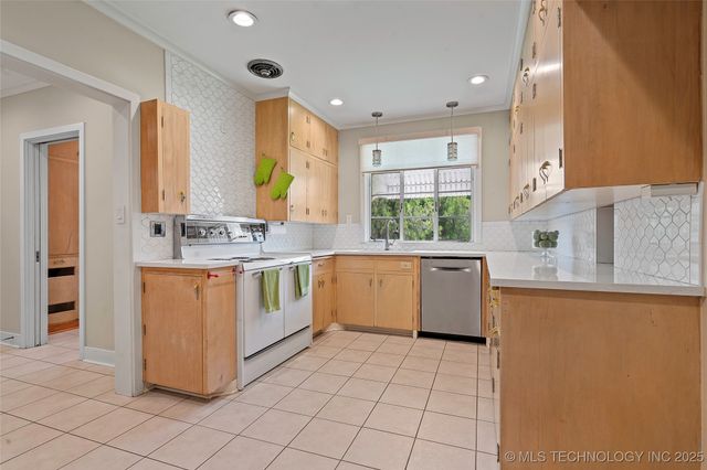 1616 6th Avenue SW, Ardmore, OK 73401