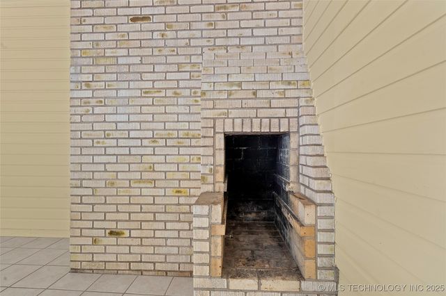 1616 6th Avenue SW, Ardmore, OK 73401