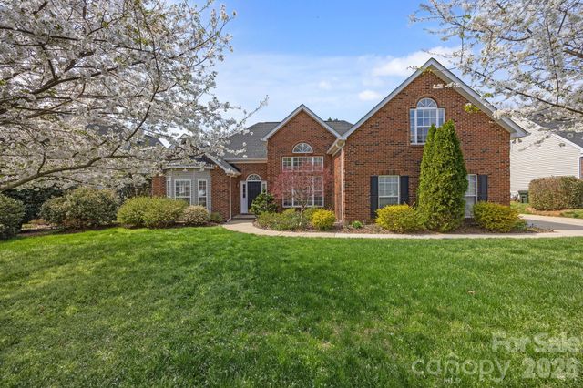 12507 Windward Oaks Drive, Huntersville, NC 28078