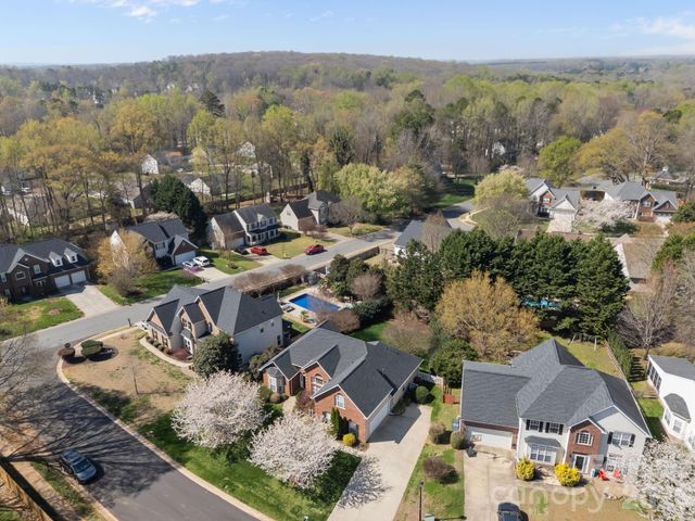 12507 Windward Oaks Drive, Huntersville, NC 28078