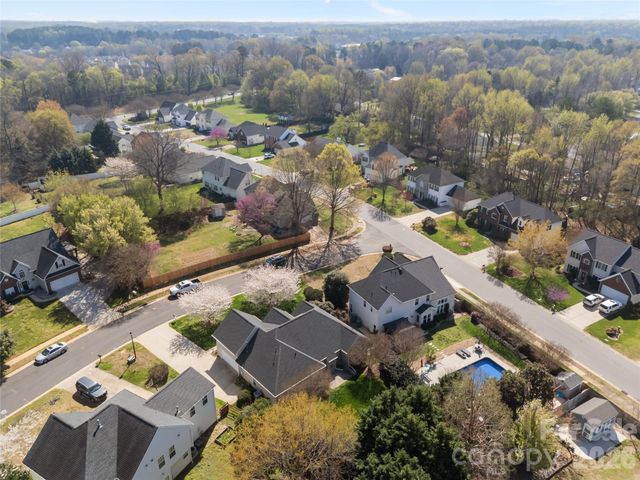 12507 Windward Oaks Drive, Huntersville, NC 28078