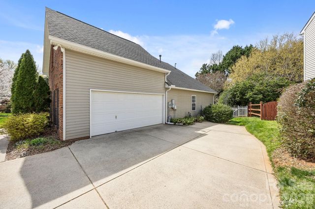 12507 Windward Oaks Drive, Huntersville, NC 28078