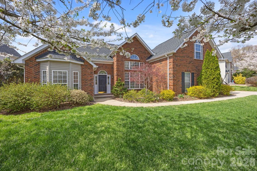 12507 Windward Oaks Drive, Huntersville, NC 28078