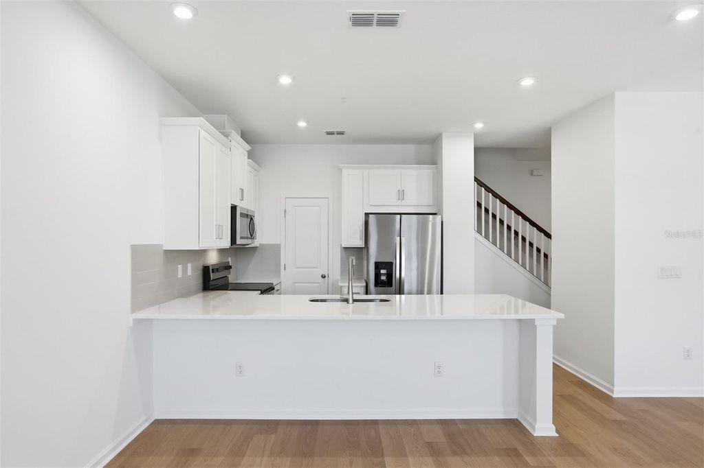 Image 4 of property listing at 10063 GAZEBO ALLEY, Orlando, FL 32832