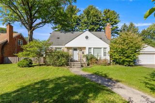 6821 N Lafayette Street, Dearborn Heights, MI 48127