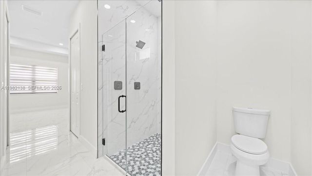 2220 NE 9th PL, Cape Coral, FL 33909