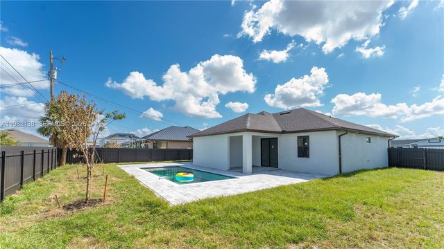 2220 NE 9th PL, Cape Coral, FL 33909