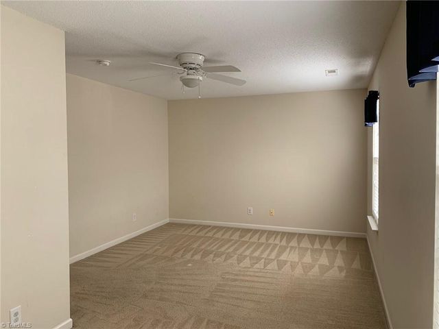 18 Dillingham Place, Greensboro, NC 27455