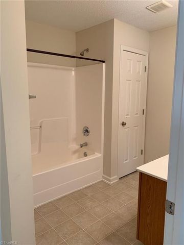 18 Dillingham Place, Greensboro, NC 27455