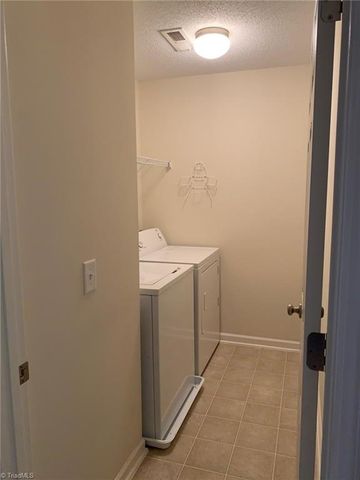 18 Dillingham Place, Greensboro, NC 27455