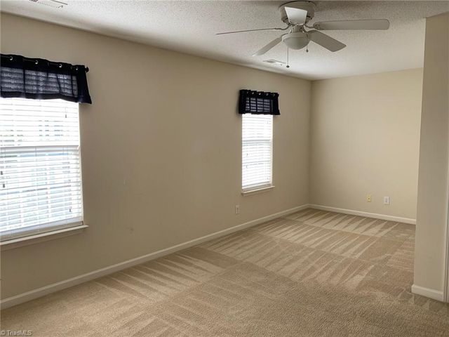 18 Dillingham Place, Greensboro, NC 27455