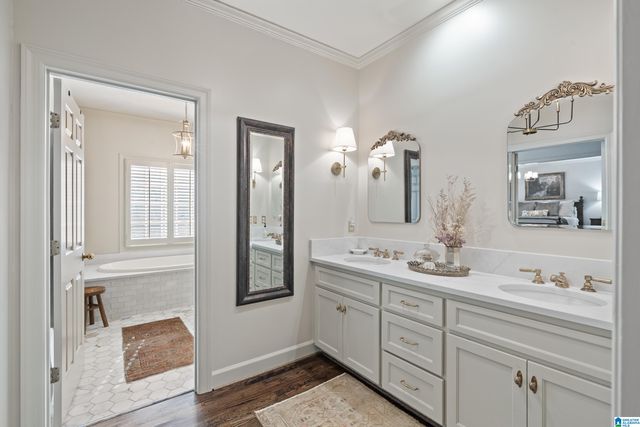 3648 BIRCHWOOD LANE, Vestavia Hills, AL 35243