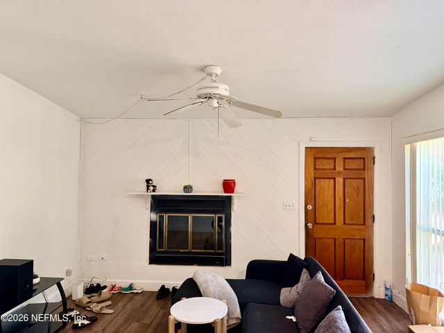 1832 GABIN Road, Jacksonville, FL 32221