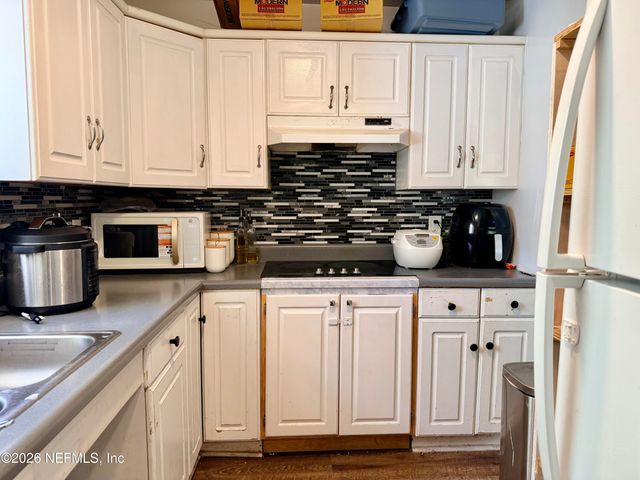 1832 GABIN Road, Jacksonville, FL 32221