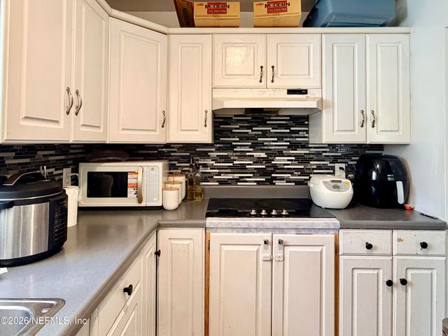 1832 GABIN Road, Jacksonville, FL 32221