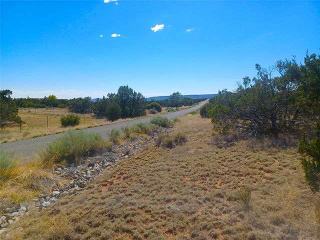 22 Calle Francisca, Santa Fe, NM 87507