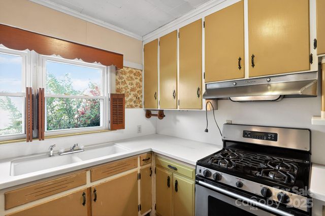 396 S Peak Street, Columbus, NC 28722