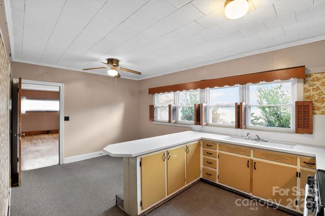 396 S Peak Street, Columbus, NC 28722