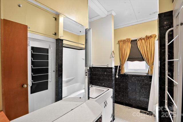 396 S Peak Street, Columbus, NC 28722