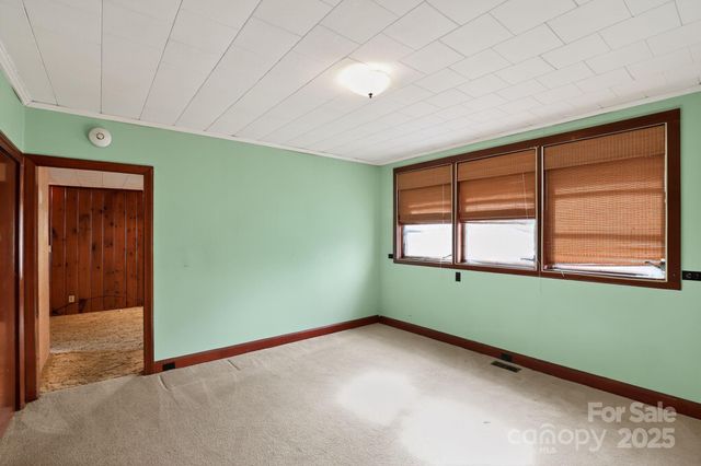 396 S Peak Street, Columbus, NC 28722