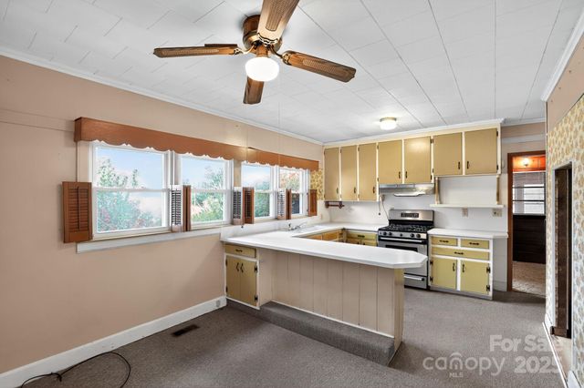 396 S Peak Street, Columbus, NC 28722