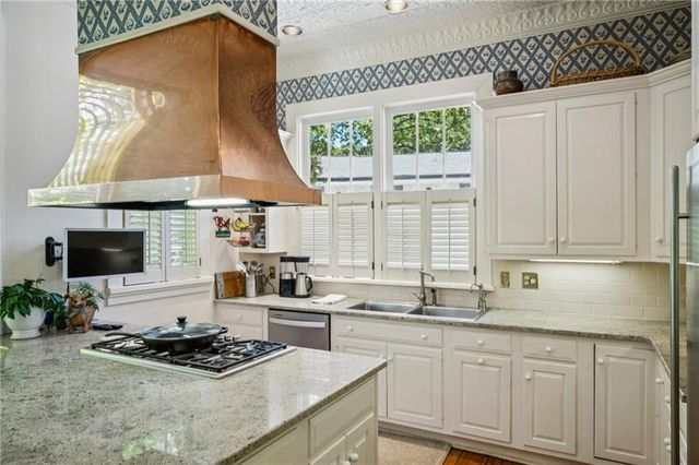 36 Delta Place NE, Atlanta, GA 30307