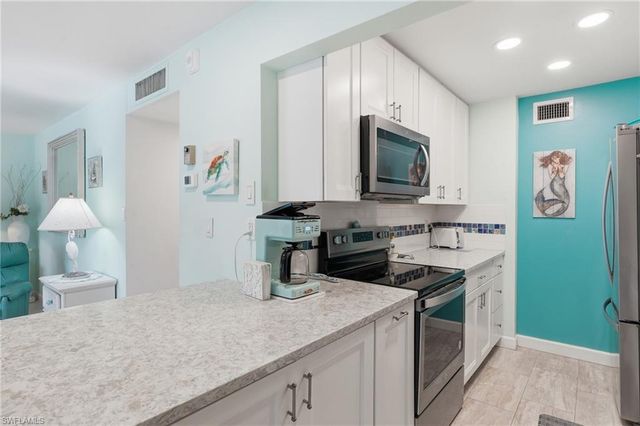 1065 Gulf Shore BLVD N 108, Naples, FL 34102