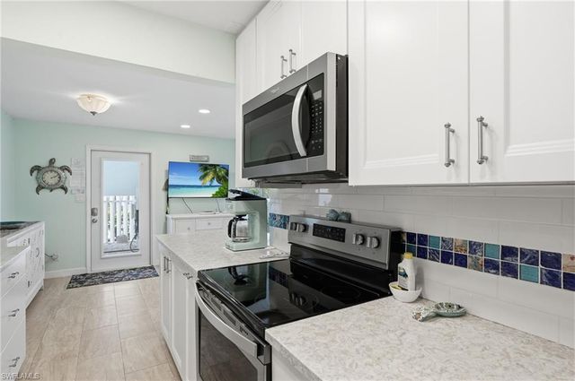 1065 Gulf Shore BLVD N 108, Naples, FL 34102