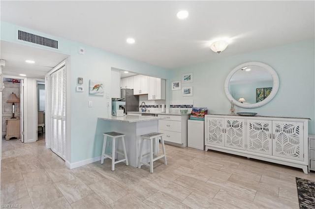 1065 Gulf Shore BLVD N 108, Naples, FL 34102