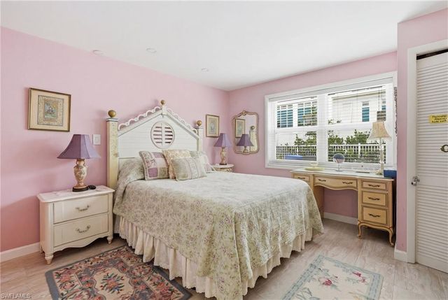 1065 Gulf Shore BLVD N 108, Naples, FL 34102