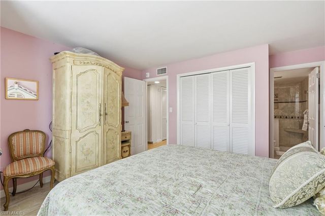 1065 Gulf Shore BLVD N 108, Naples, FL 34102