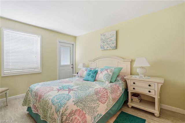 1065 Gulf Shore BLVD N 108, Naples, FL 34102