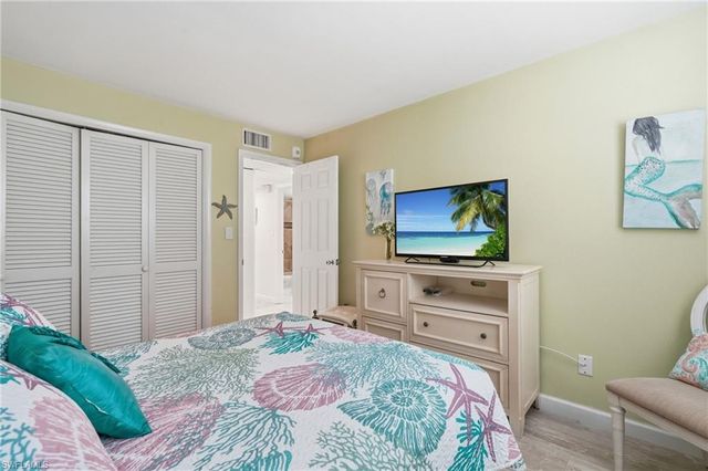 1065 Gulf Shore BLVD N 108, Naples, FL 34102