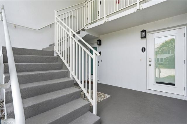 1065 Gulf Shore BLVD N 108, Naples, FL 34102