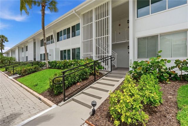 1065 Gulf Shore BLVD N 108, Naples, FL 34102